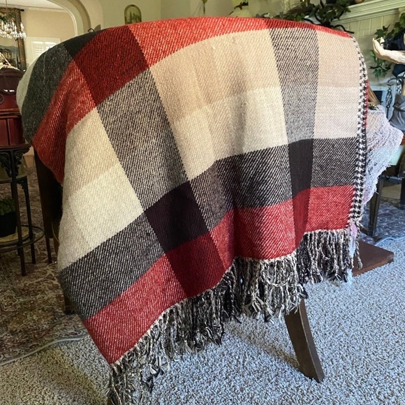 Pottery Barn 2017 Whittaker Throw Blanket - Picture 4 of 10